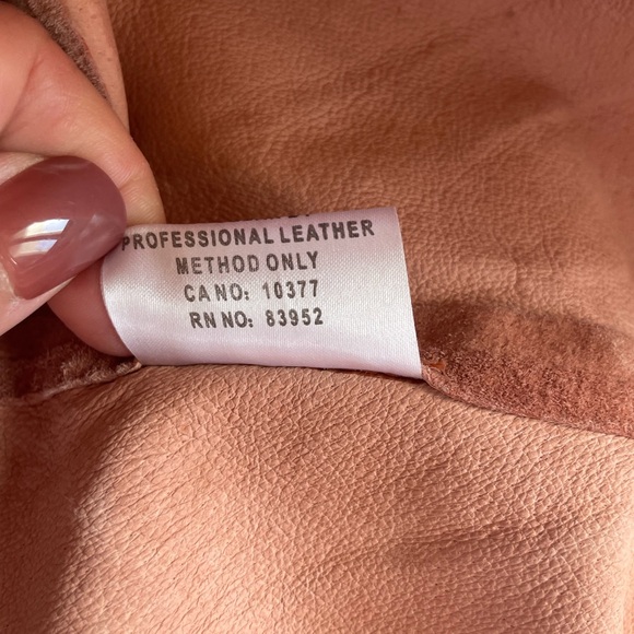 Vintage Retro Margaret Godfrey Peach Suede Leather Pleat Front Jacket, Size 12 - Picture 8 of 8